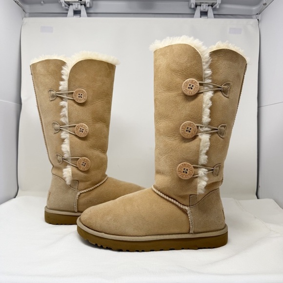 UGG Bailey Button Triplet ll Tan Winter Boots with Sheepskin Lining size 10 - Picture 12 of 15